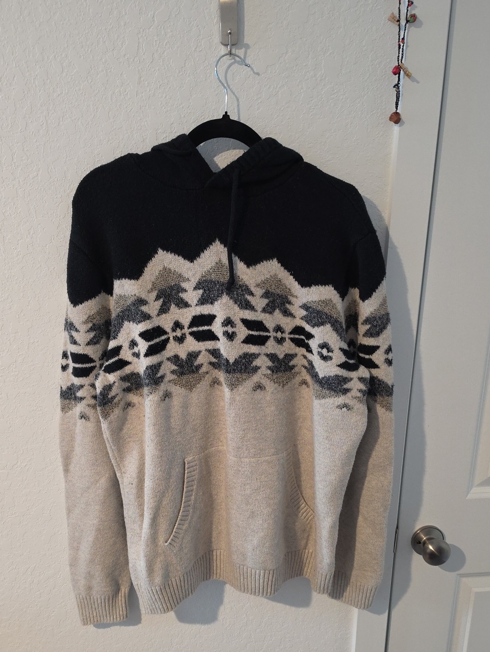 Old Navy Men's Fair Isle Crewneck Hoodie in Black and Cream